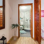 Rensi Apartment *