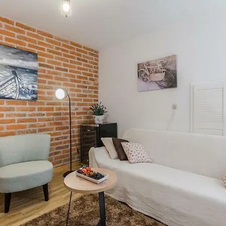 Apartament Rensi *