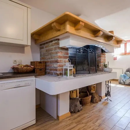 Rensi Apartament *